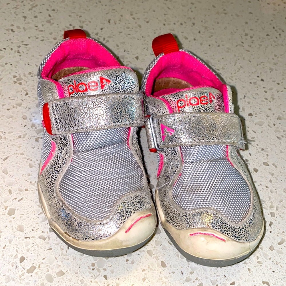 Plae toddler sneakers